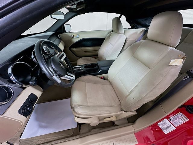 2009 Ford Mustang V6 w/ CLEAN CARFAX