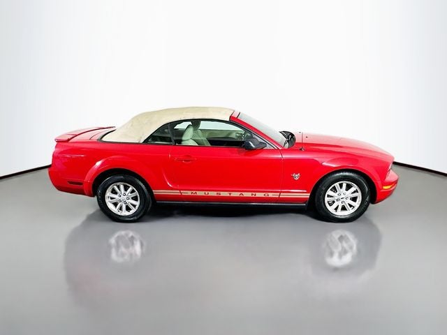 2009 Ford Mustang V6 w/ CLEAN CARFAX