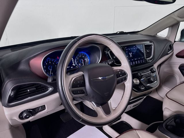 2020 Chrysler Pacifica Limited w/ COOLED LEATHER
