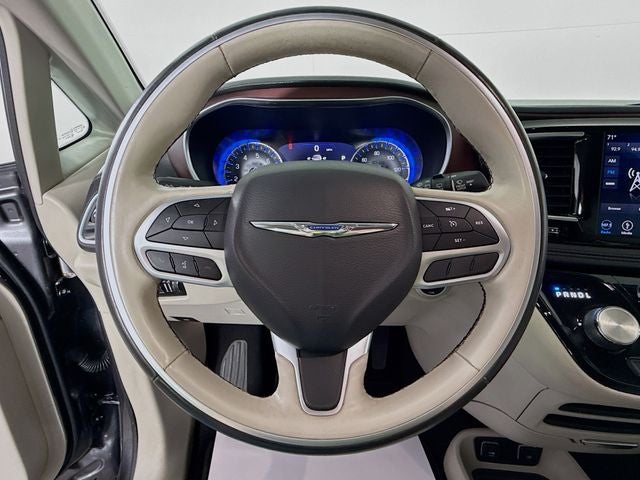 2020 Chrysler Pacifica Limited w/ COOLED LEATHER