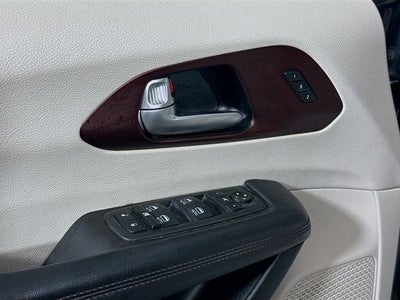 2020 Chrysler Pacifica Limited w/ COOLED LEATHER