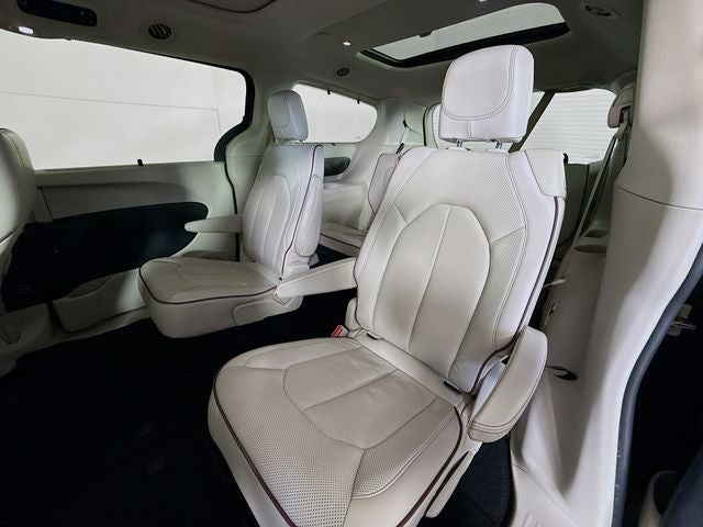 2020 Chrysler Pacifica Limited w/ COOLED LEATHER