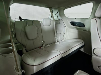 2020 Chrysler Pacifica Limited w/ COOLED LEATHER