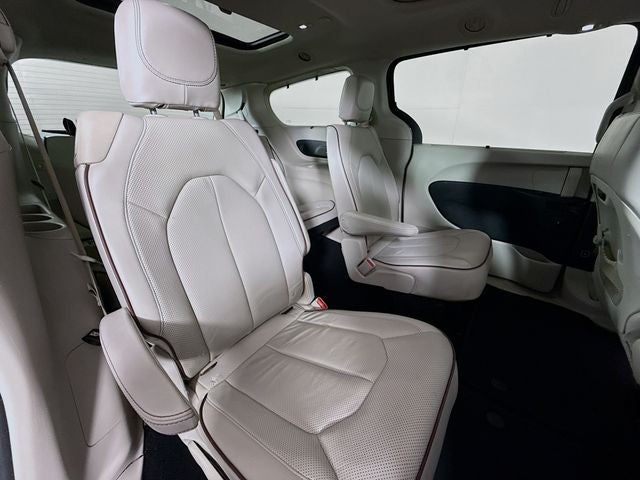 2020 Chrysler Pacifica Limited w/ COOLED LEATHER