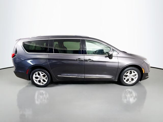 2020 Chrysler Pacifica Limited w/ COOLED LEATHER