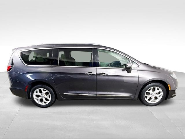 2020 Chrysler Pacifica Limited w/ COOLED LEATHER