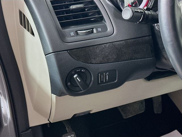 2016 Dodge Grand Caravan SE w/ ONLY 74K MILES