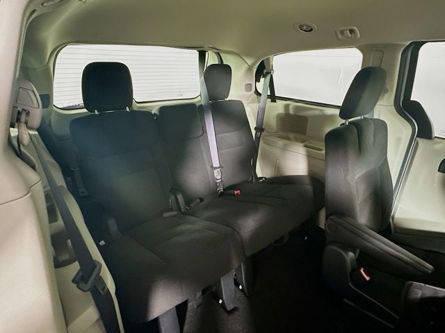 2016 Dodge Grand Caravan SE w/ ONLY 74K MILES