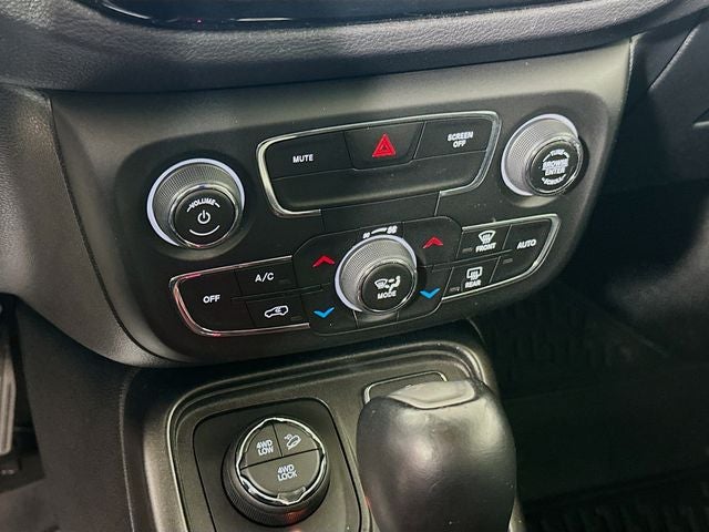 2018 Jeep Compass Trailhawk w/ HEATED SEATS & WHEEL