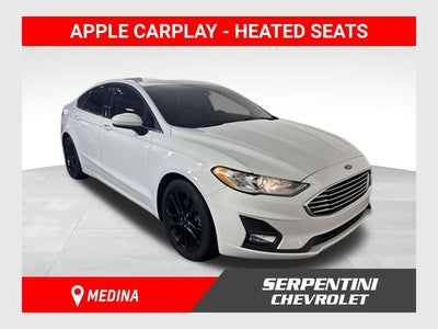 2019 Ford Fusion SE w/ APPLE CARPLAY