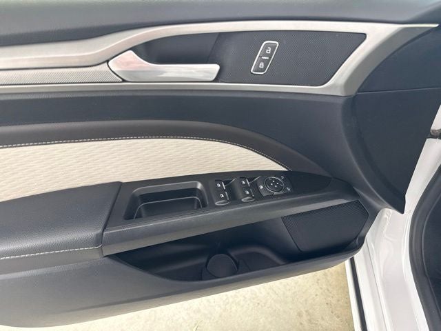 2019 Ford Fusion SE w/ APPLE CARPLAY
