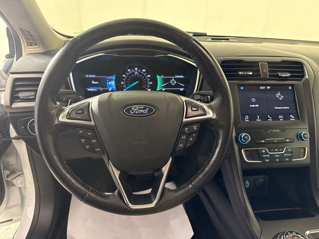2019 Ford Fusion SE w/ APPLE CARPLAY