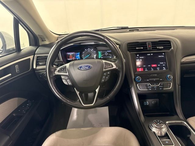 2019 Ford Fusion SE w/ APPLE CARPLAY