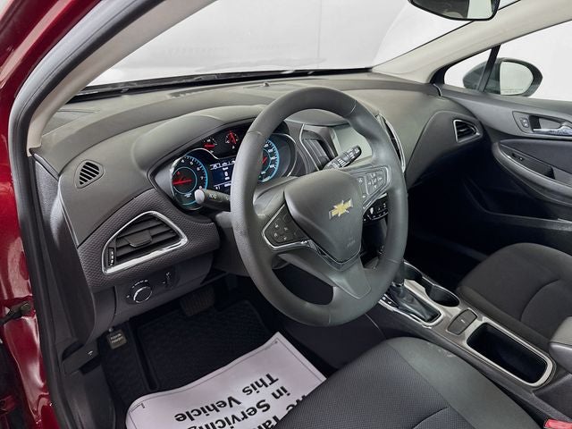 2017 Chevrolet Cruze LT w/ HEATED SEATS