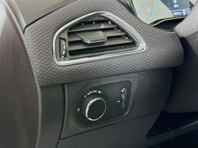 2017 Chevrolet Cruze LT w/ HEATED SEATS