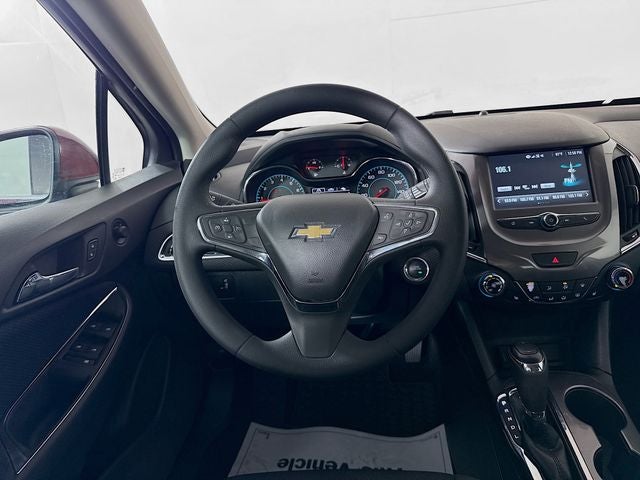 2017 Chevrolet Cruze LT w/ HEATED SEATS