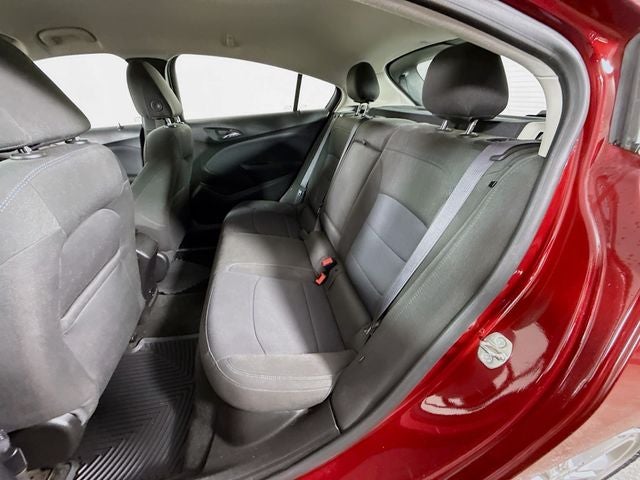 2017 Chevrolet Cruze LT w/ HEATED SEATS