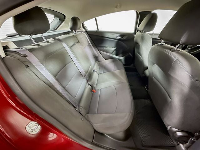 2017 Chevrolet Cruze LT w/ HEATED SEATS