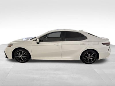 2023 Toyota Camry SE w/ APPLE CARPLAY