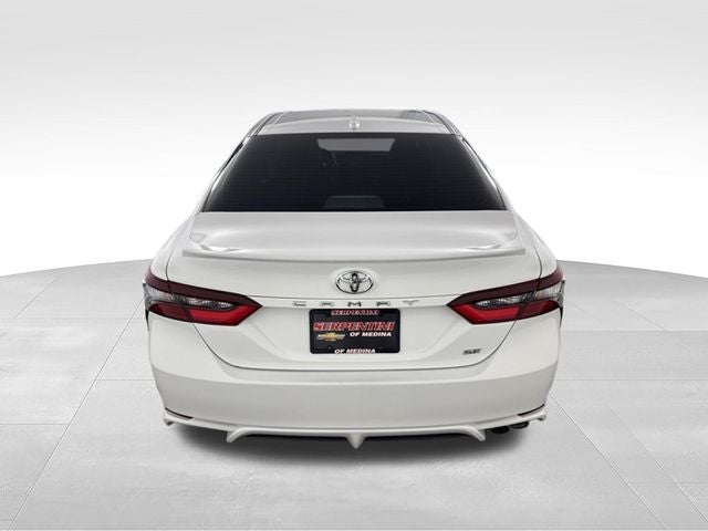 2023 Toyota Camry SE w/ APPLE CARPLAY