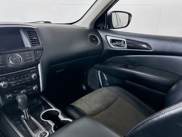 2020 Nissan Pathfinder SV 4WD w/ TRAILERING PKG