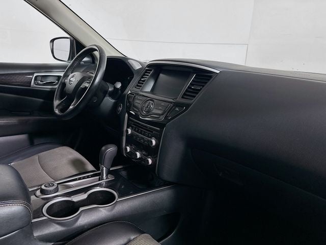 2020 Nissan Pathfinder SV 4WD w/ TRAILERING PKG