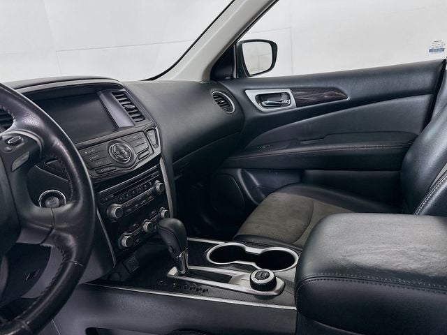 2020 Nissan Pathfinder SV 4WD w/ TRAILERING PKG