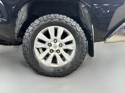 2015 Toyota Tundra Limited CrewMax w/ HEATED LEATHER
