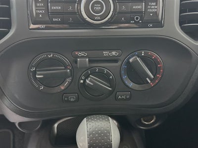 2014 Nissan Juke S AWD w/ ONLY 68K MILES