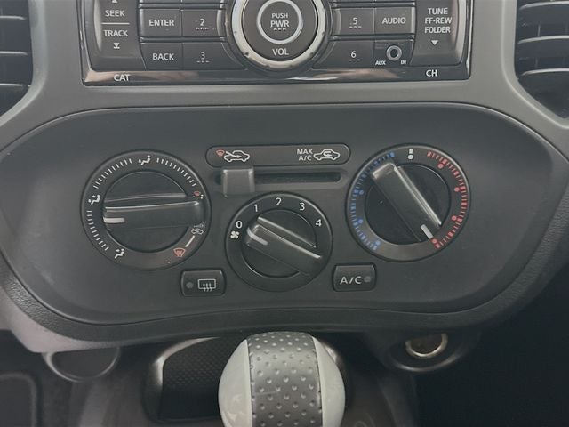2014 Nissan Juke S AWD w/ ONLY 68K MILES