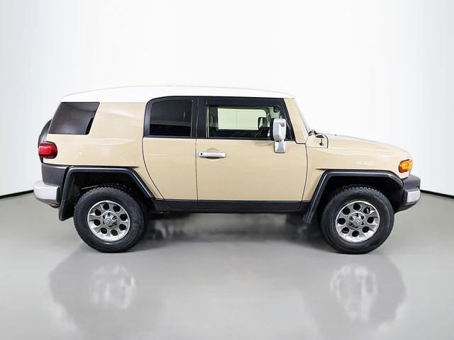 2013 Toyota FJ Cruiser 4WD w/ ONLY 51K MILES