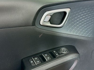 2020 Kia Soul S w/ APPLE CARPLAY