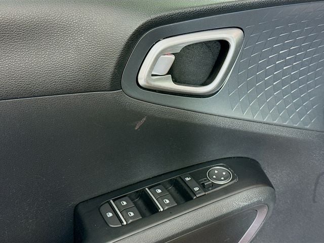 2020 Kia Soul S w/ APPLE CARPLAY