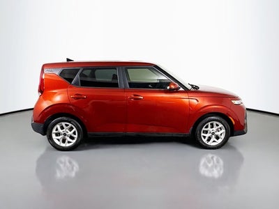 2020 Kia Soul S w/ APPLE CARPLAY