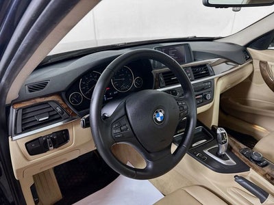2013 BMW 3 Series 320i xDrive w/ HEATED LEATHER