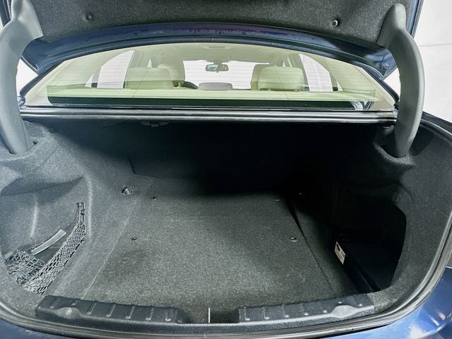 2013 BMW 3 Series 320i xDrive w/ HEATED LEATHER