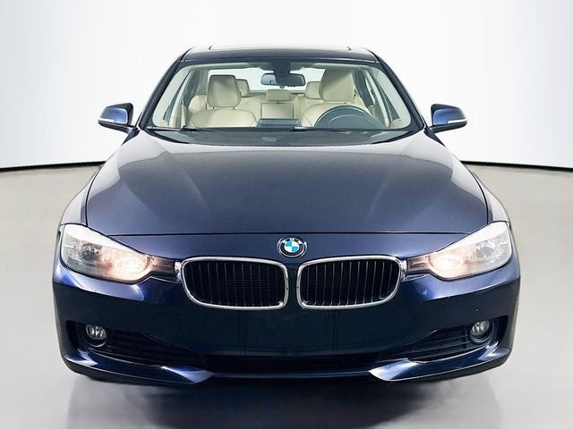 2013 BMW 3 Series 320i xDrive w/ HEATED LEATHER