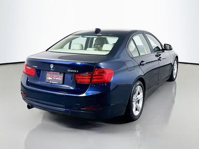 2013 BMW 3 Series 320i xDrive w/ HEATED LEATHER