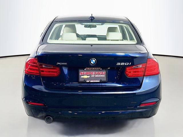 2013 BMW 3 Series 320i xDrive w/ HEATED LEATHER