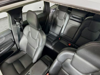 2020 Volvo XC60 T5 Momentum AWD w/ PWR SUNROOF