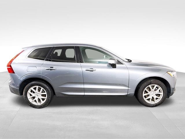 2020 Volvo XC60 T5 Momentum AWD w/ PWR SUNROOF