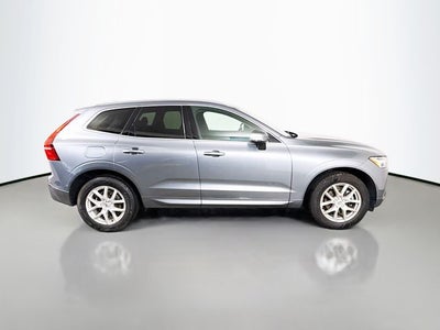 2020 Volvo XC60 T5 Momentum AWD w/ PWR SUNROOF