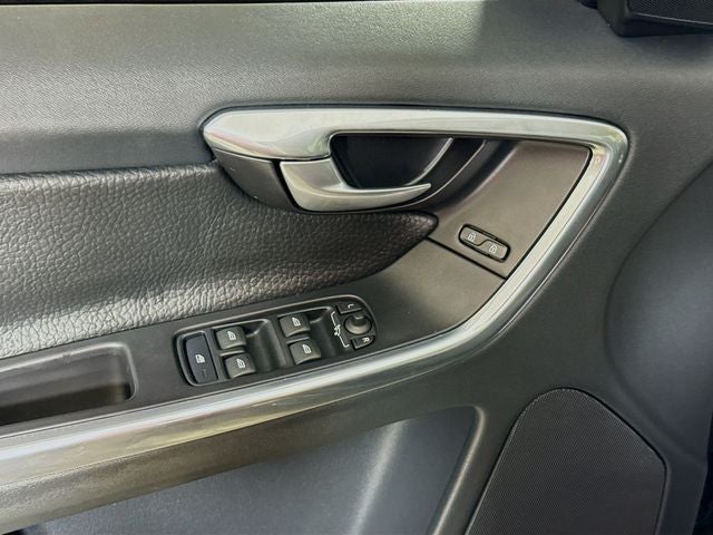 2012 Volvo XC60 T6 AWD w/ ONLY 53K MILES