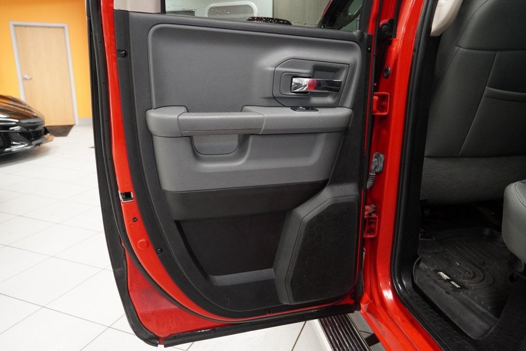 2014 RAM 1500 Big Horn 4X4 5.7L HEMI V8