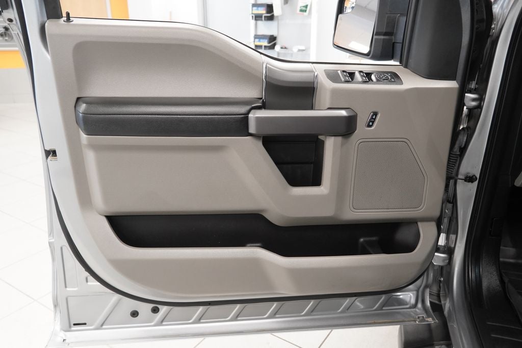 2020 Ford F-150 XLT 4WD CREW CAB