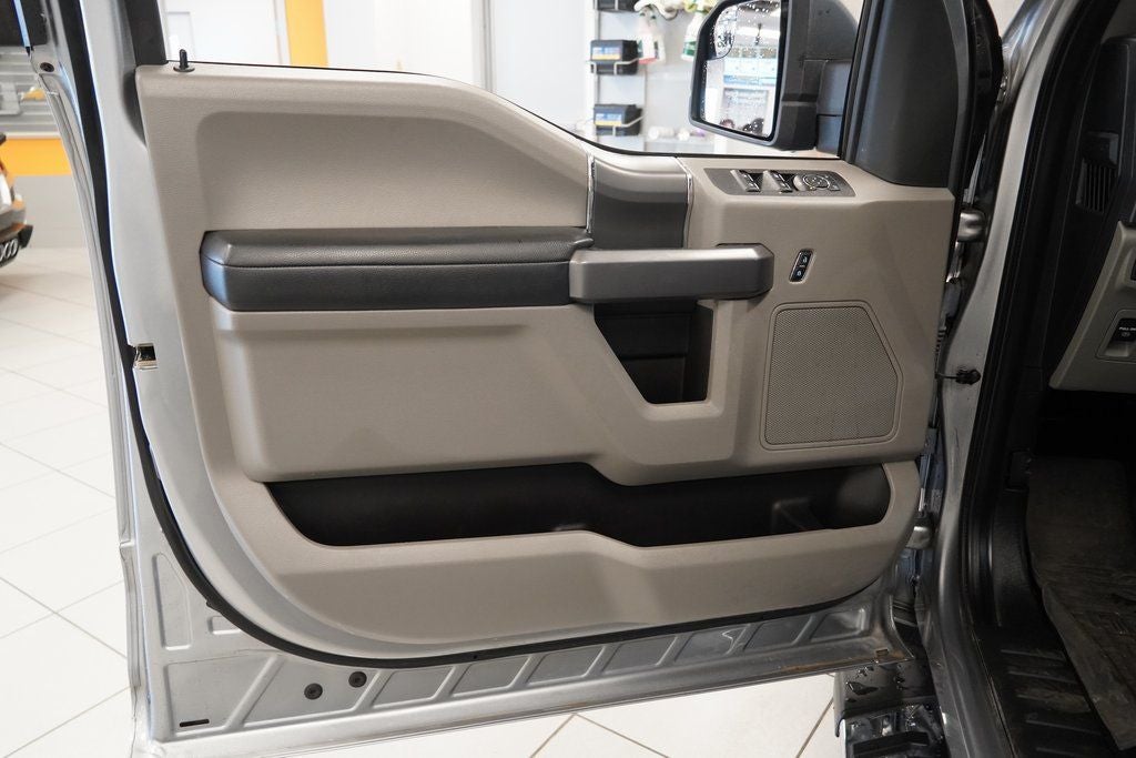 2020 Ford F-150 XLT 4WD CREW CAB