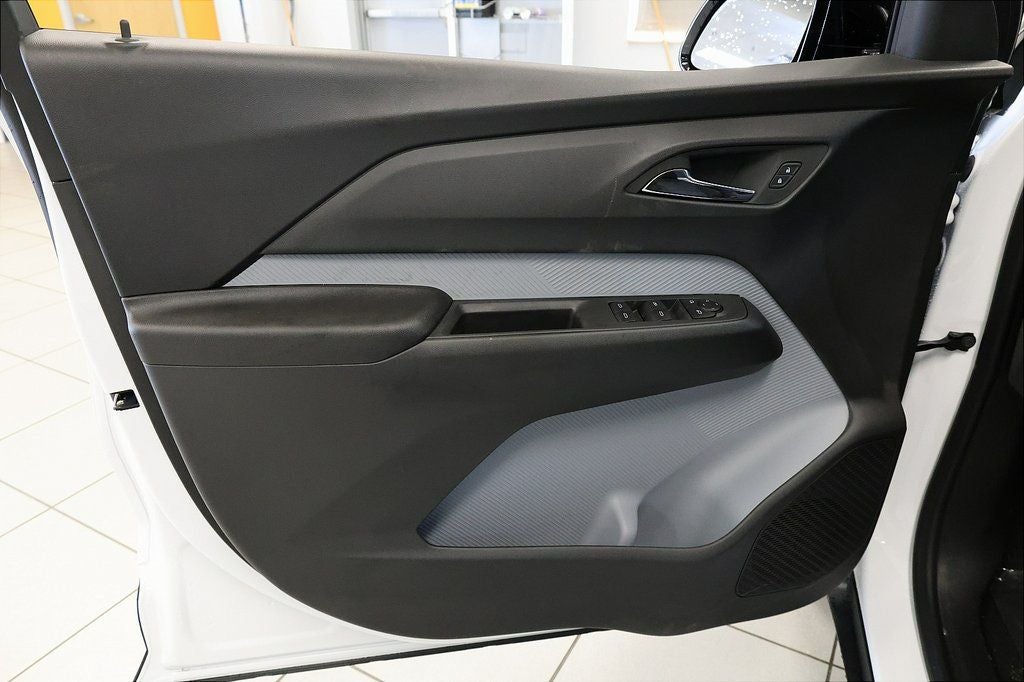 2027 Chevrolet Bolt EV LT
