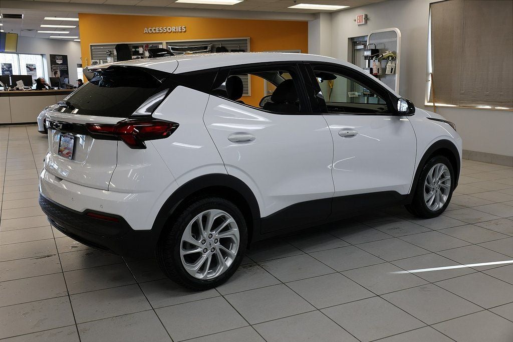 2027 Chevrolet Bolt EV LT