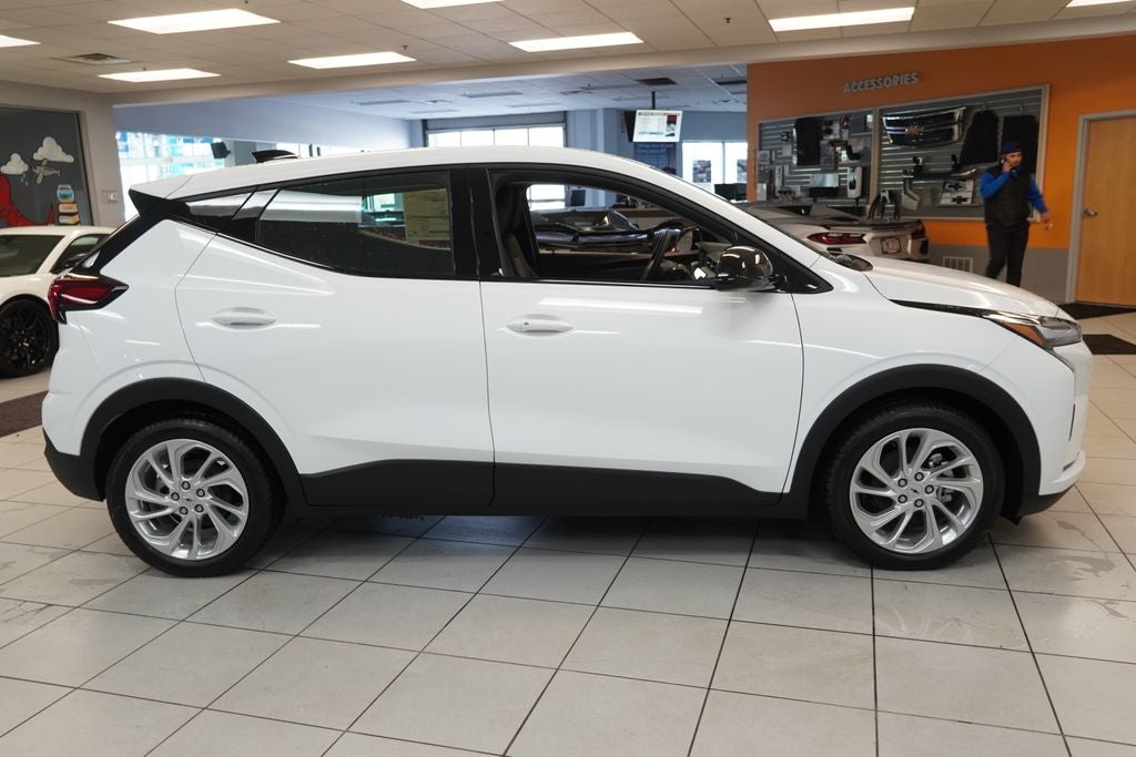 2027 Chevrolet Bolt EV LT