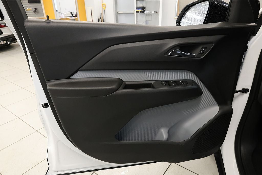 2027 Chevrolet Bolt EV LT